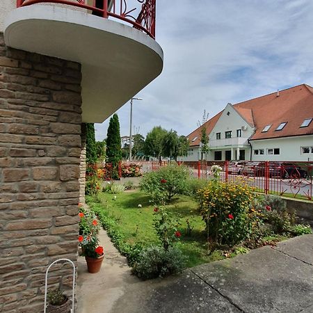 Anna Apartman ヘーヴィーズ エクステリア 写真